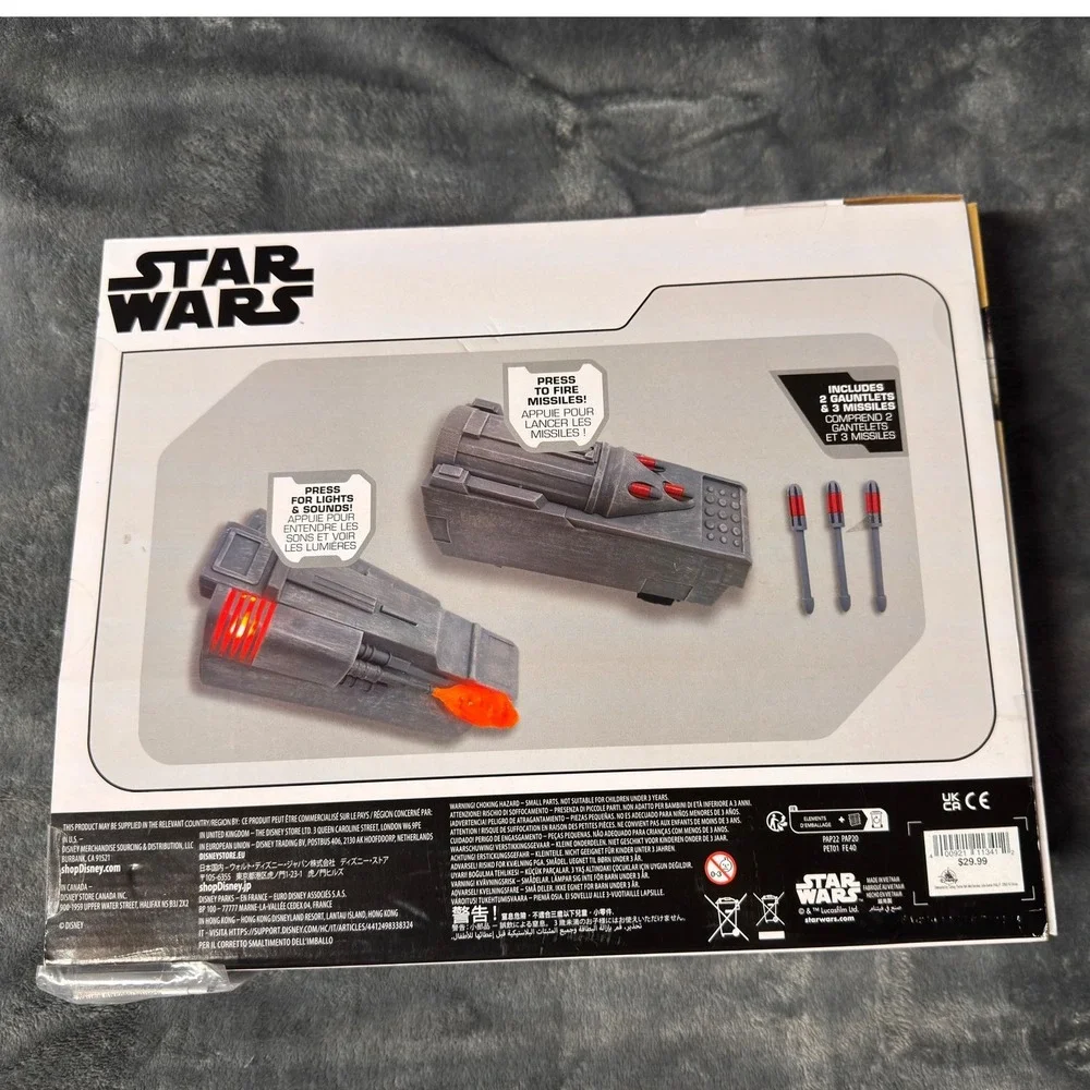 Disney Star Wars The Mandalorian Gauntlets Toy Light Up Sound Missile Fire NEW